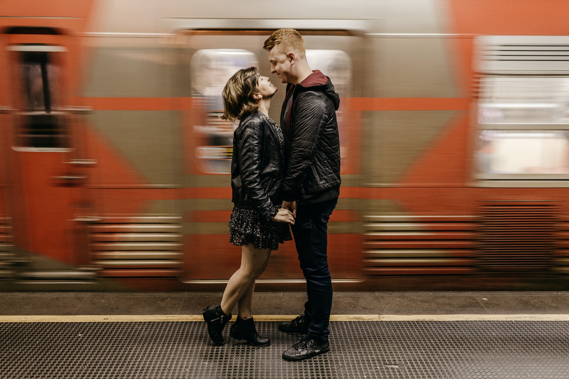 men in relationships with shorter girl