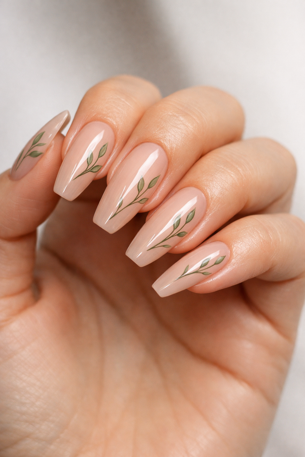 Leafy Minimal Nails spring trends