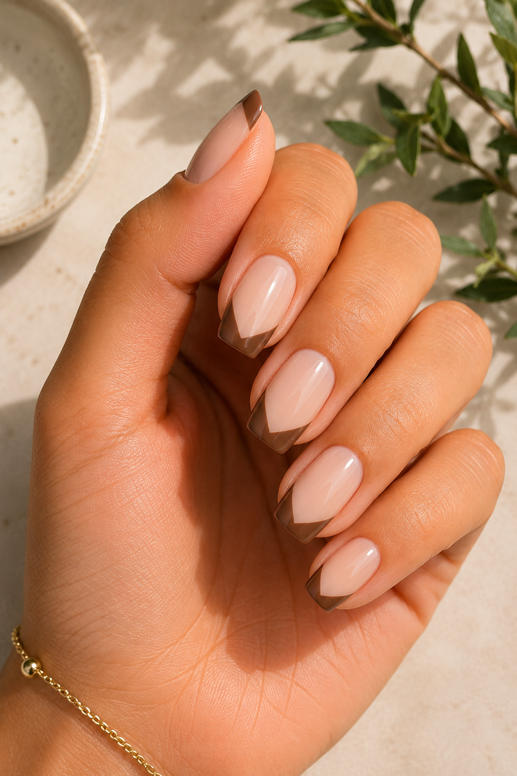 Brown nails - Mocha Chevron Tips