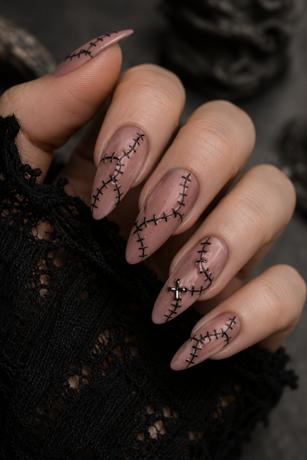 Halloween-Stitched-Up Nails